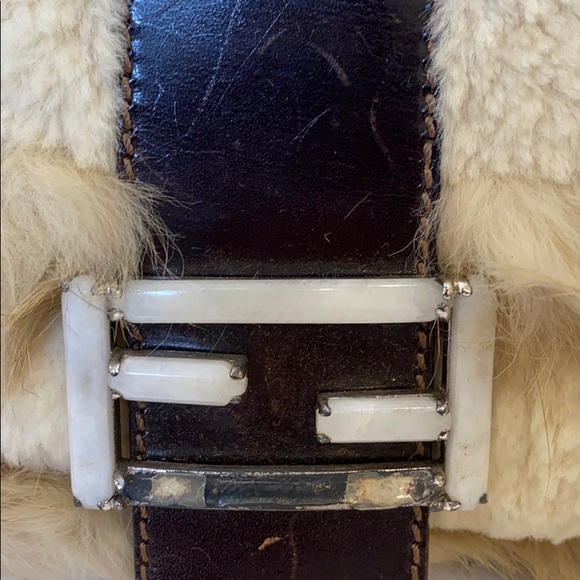 AUTHENTIC VINTAGE Fendi Fur Handbag - Picture 5 of 5